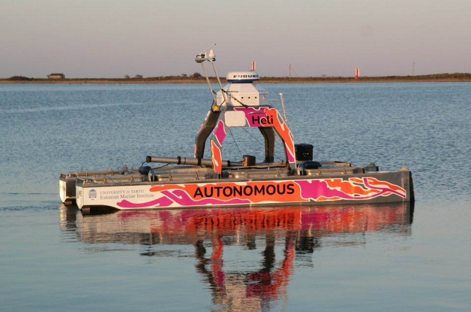 Autonomous surface vehicle HELI